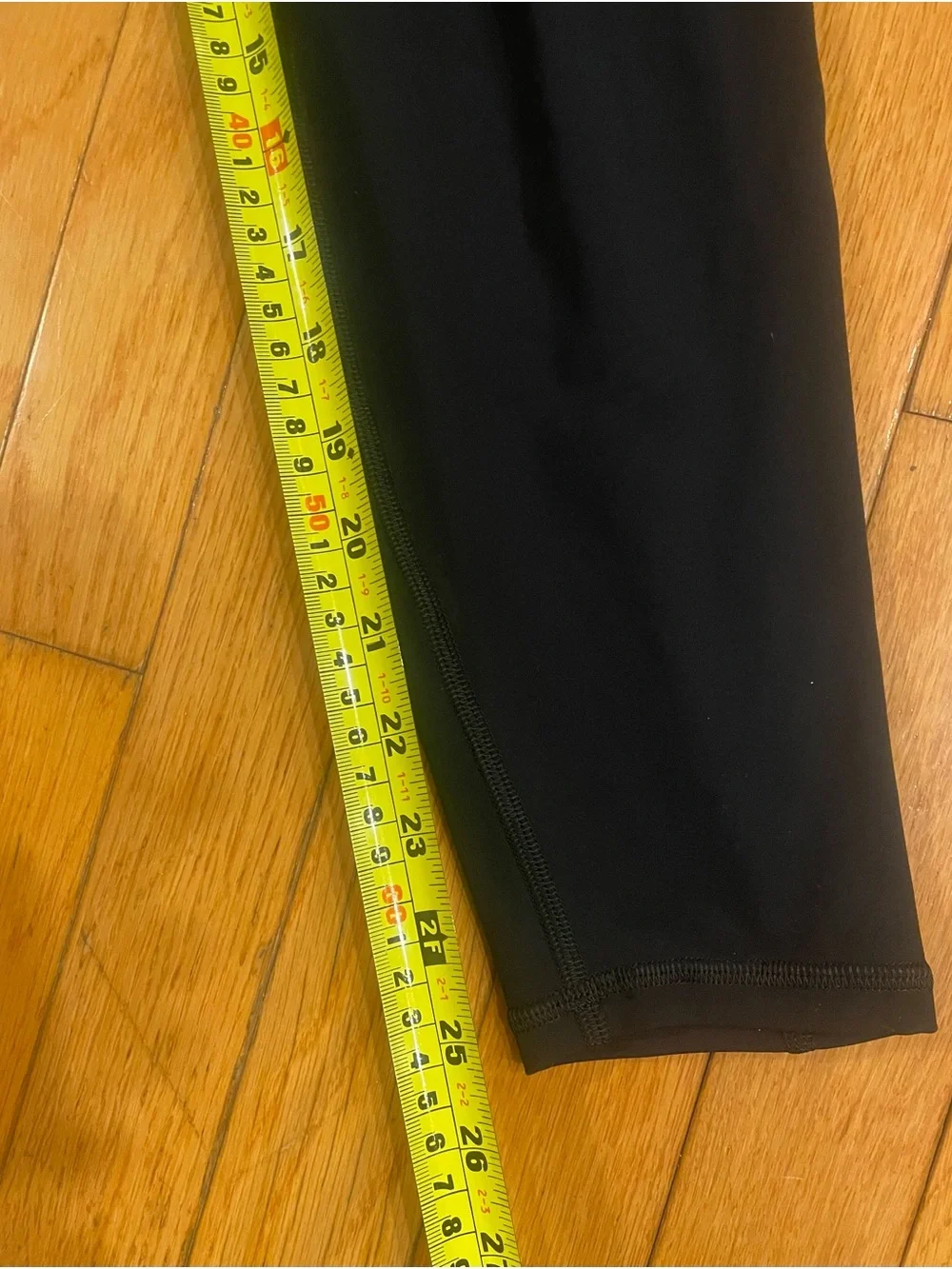 NWOT -Lululemon Men’s Surge Light 3/4 Tight 25’´ Black Reflective Accent Size L - Picture 14 of 14